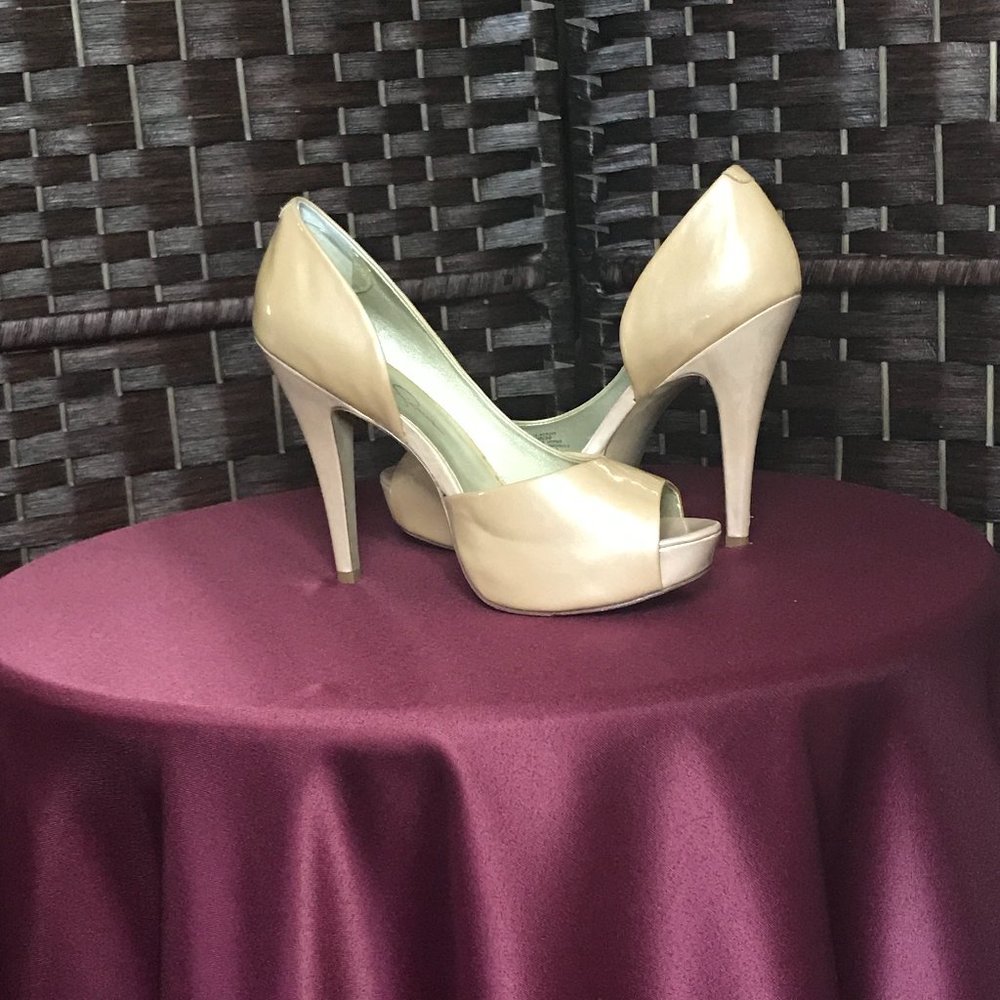 Jessica Simpson  peep toe, Nude Blus, size 9